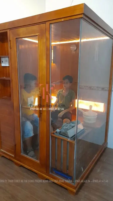 Phòng xông hơi khô tại Phú Giáo, Bình Dương. Cao 2m, ngang 1m5, sâu 1m4. Sử dụng tối đa 5 người/lần xông. Hình 4