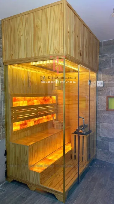 Phòng xông khô đá muối gia đình anh Hoàng, quận 5, HCM. Cao 2m, ngang 1m67, sâu 1m1. Sử dụng 3-4 người/lần xông. Hình 1/3