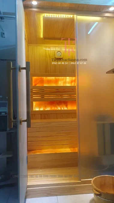 Phòng xông khô đá muối tại Như Ý Spa, Tôn Thất Đạm, quận 1, HCM. Cao 2m, ngang 1m2, sâu 1m1. Sử dụng 1-2 người/lần xông. Hình 2/4 