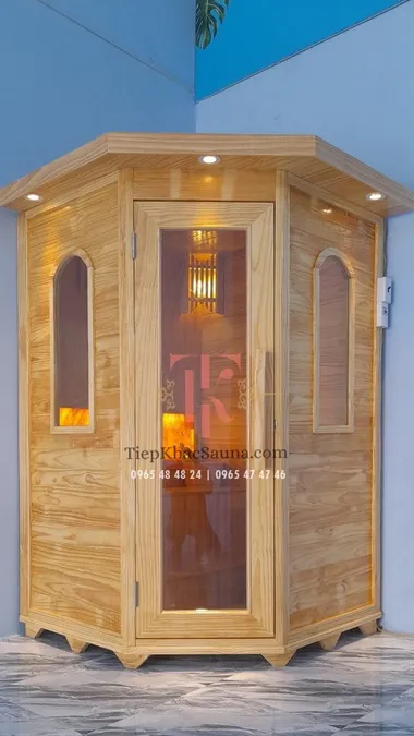 Phòng xông hơi vị trí góc tại Yoga An Nhiên, Tp Biên Hòa. Cao 2m1, ngang 1m3, sâu 1m3. Sử dụng tối đa 3 người/lần xông. Hình 1