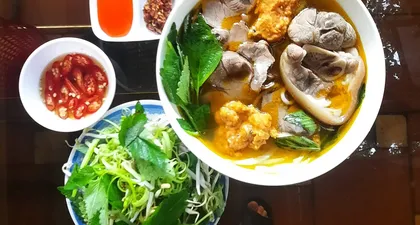 Nguồn gốc RA ĐỜI của bún bò Huế 