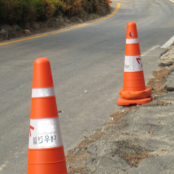 cọc chóp cỡ lớn Super Cone khi sử dụng