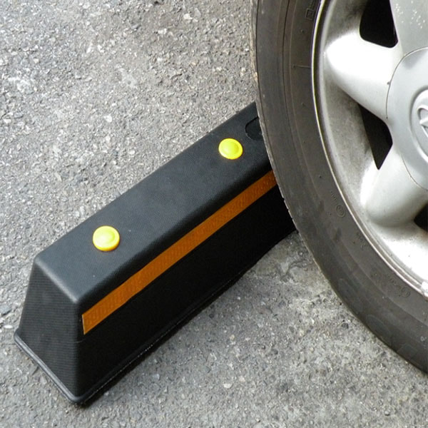 Chặn bánh xe hơi cao su