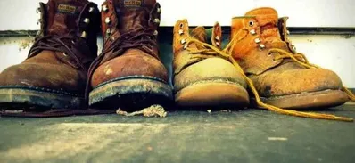 Mua Giày Bảo Hộ Cũ Uy Tín: Lựa Chọn Thông Minh, Tiết Kiệm và An Toàn