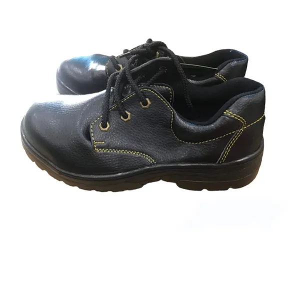 Giày Bảo Hộ XP Chỉ Vàng A08-2