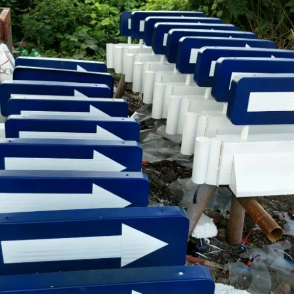 Mũi Tên Rào Phân Làn Đổ Nước