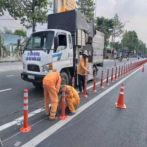 Cọc Tiêu Giao Thông Hình Chóp