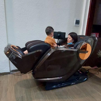 CHỊ HOA 