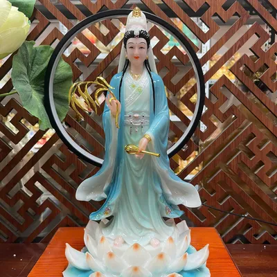 Diệu Thiện Quan Âm đứng đế sen nở