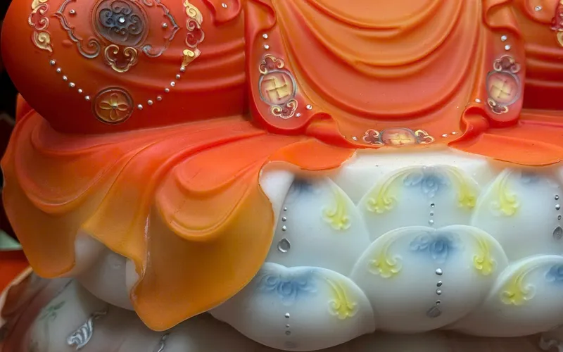 Tượng Phật A Di Đà đế chấm bi