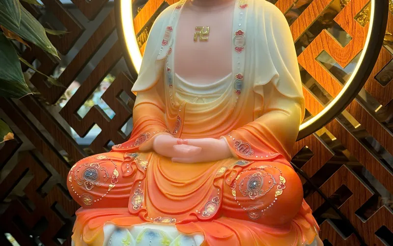 Tượng Phật A Di Đà đế chấm bi