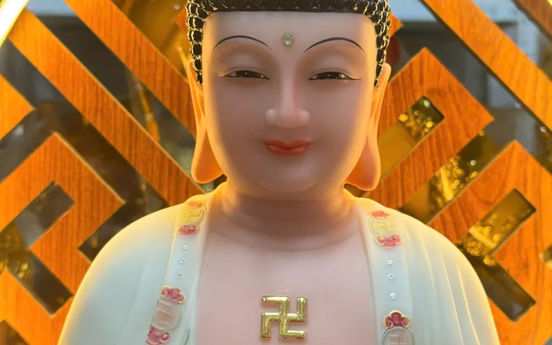 Tượng Phật A Di Đà đế chấm bi