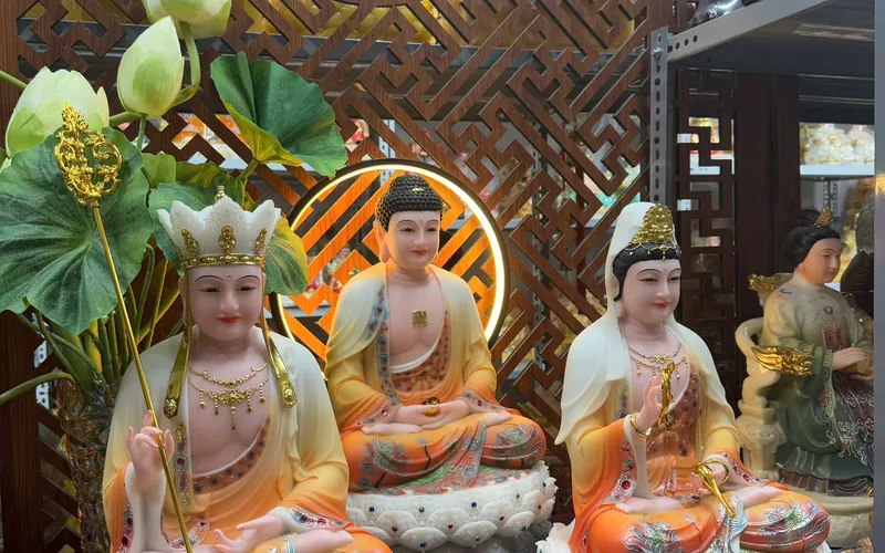 Ta Bà Tam Thánh Phật