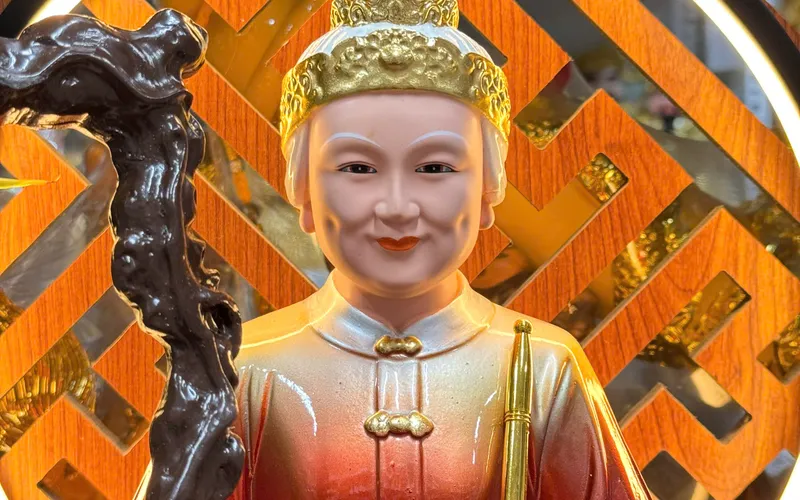 Tượng Bà Cố Hỷ áo cổ tàu Composite