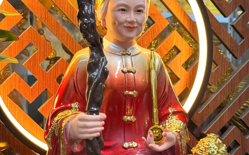 Tượng Bà Cố Hỷ áo cổ tàu Composite