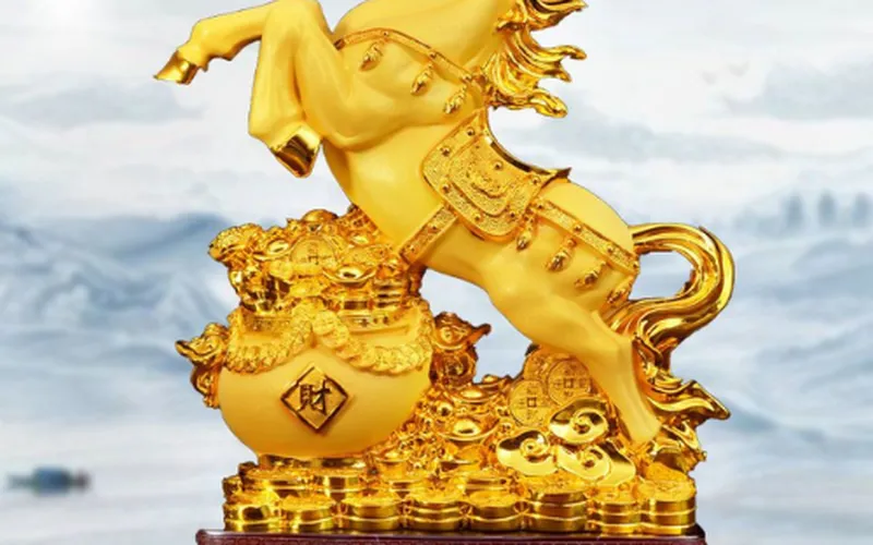 Ngựa Vàng bên túi tiền