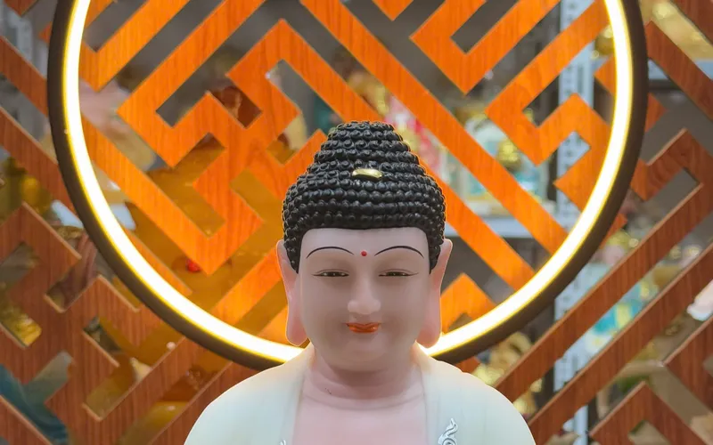 Ta Bà Tam Thánh Phật dạng đế mây