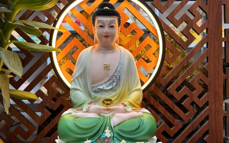 Tượng Phật A Di Đà ngồi đế sen lượn sóng