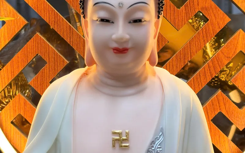 Tượng Phật A Di Đà ngồi đế sen lượn sóng