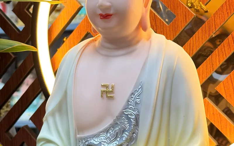 Tượng Phật A Di Đà ngồi đế sen lượn sóng