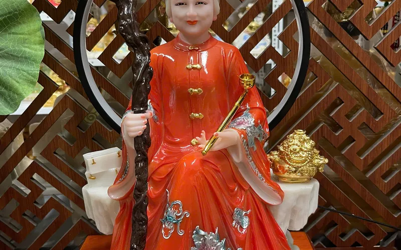 Tượng Bà Cố Hỷ áo cổ tàu tọa sơn