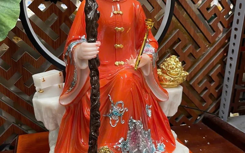 Tượng Bà Cố Hỷ áo cổ tàu tọa sơn