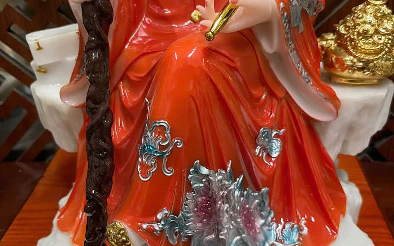 Tượng Bà Cố Hỷ áo cổ tàu tọa sơn