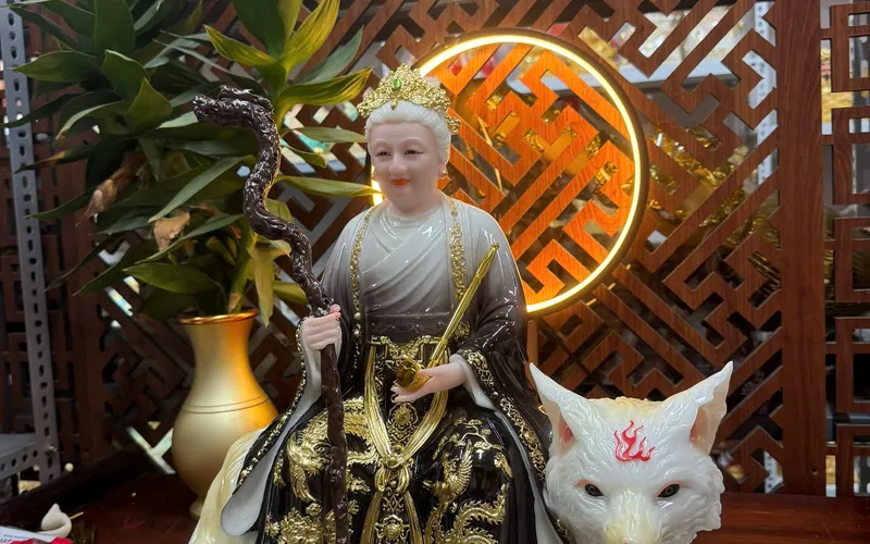 Bà Cố Hỷ ngồi lưng hồ ly