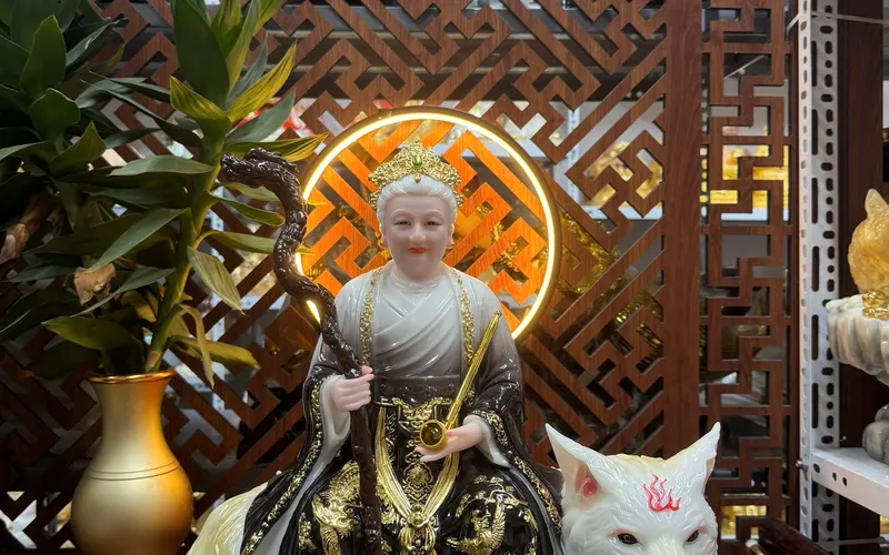 Bà Cố Hỷ ngồi lưng hồ ly