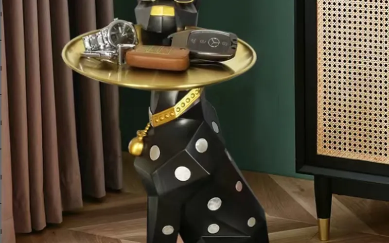 Decor hình chú chó ngậm đĩa