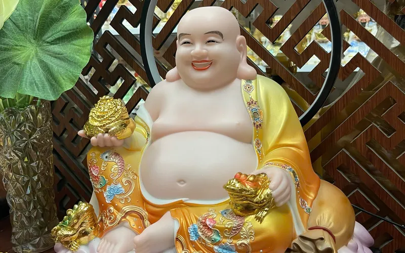 Tượng Di Lặc Tay Cầm Lư Hương, Tay Cầm Thiềm Thừ Ngồi Mây