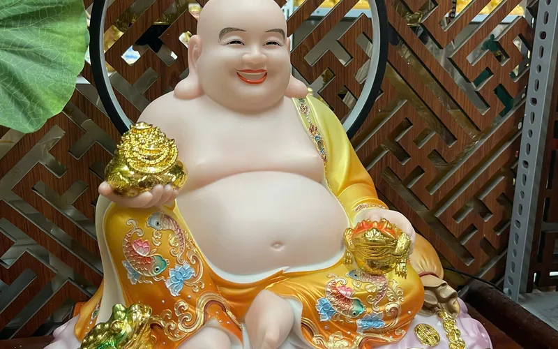 Tượng Di Lặc Tay Cầm Lư Hương, Tay Cầm Thiềm Thừ Ngồi Mây