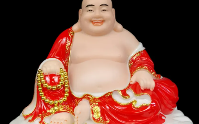 Di Lặc ngồi tay cầm chuỗi