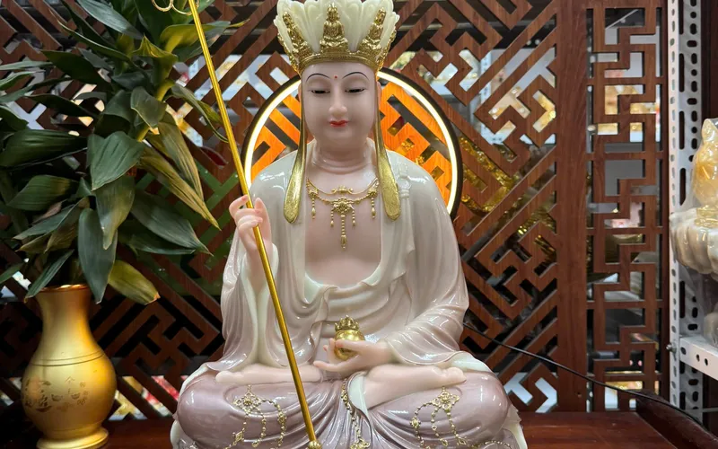 Tượng Địa Tạng Vương dạng sen to