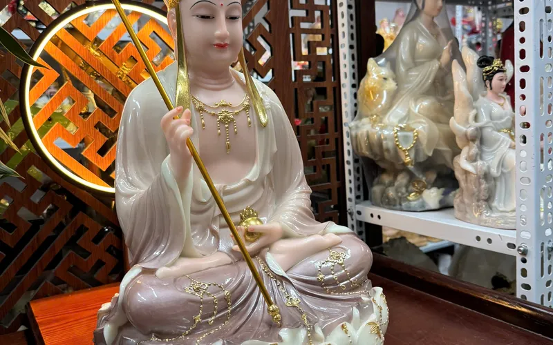 Tượng Địa Tạng Vương dạng sen to