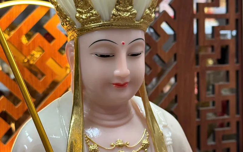 Tượng Địa Tạng Vương dạng sen to