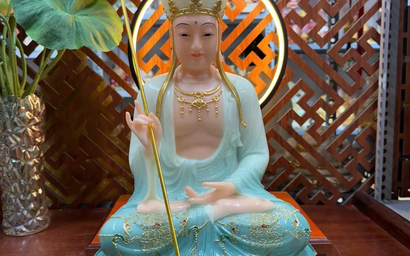 Tượng Địa Tạng Vương đế tròn