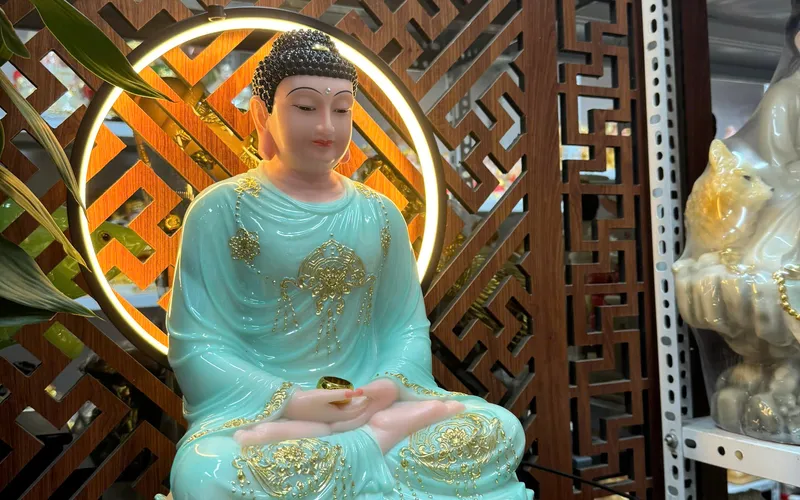 Phật Thích Ca Mâu Ni dát vàng