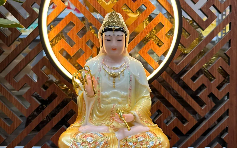 Tượng Phật Quan Âm Ngồi Đế Sen