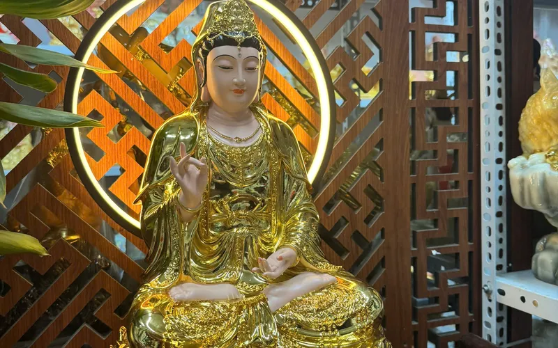 Tượng Mẹ Quan Âm Composite Mạ Vàng