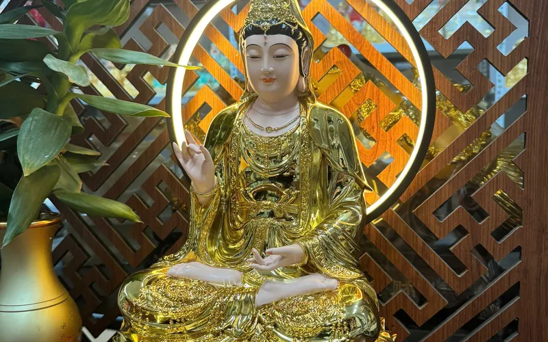 Tượng Mẹ Quan Âm Composite Mạ Vàng