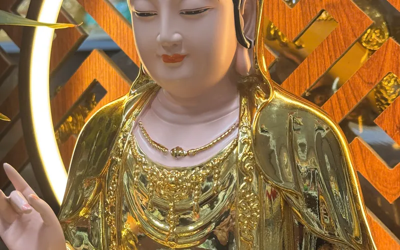 Tượng Mẹ Quan Âm Composite Mạ Vàng