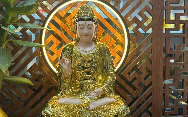 Tượng Mẹ Quan Âm Composite Mạ Vàng