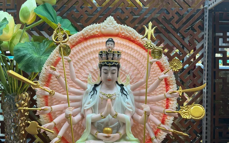 Tượng Phật Bà Quan Âm Nghìn Mắt Nghìn Tay