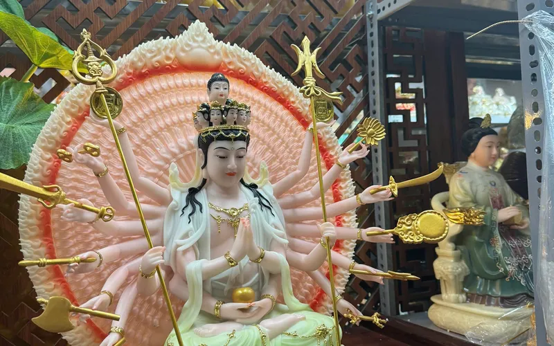 Tượng Phật Bà Quan Âm Nghìn Mắt Nghìn Tay