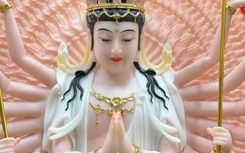 Tượng Phật Bà Quan Âm Nghìn Mắt Nghìn Tay