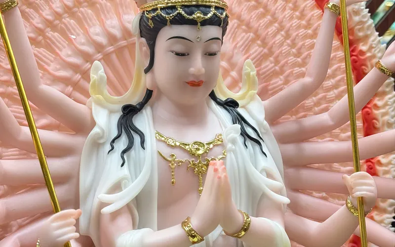 Tượng Phật Bà Quan Âm Nghìn Mắt Nghìn Tay