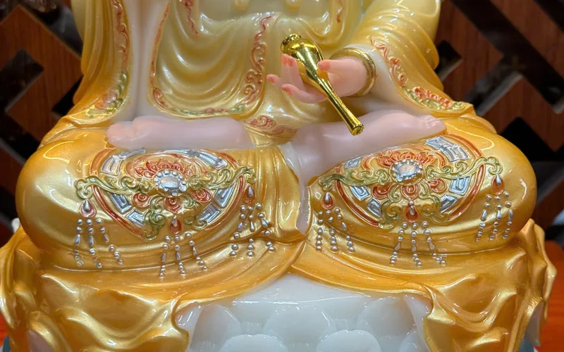 Tượng Phật Quan Âm Ngồi Đế Sen