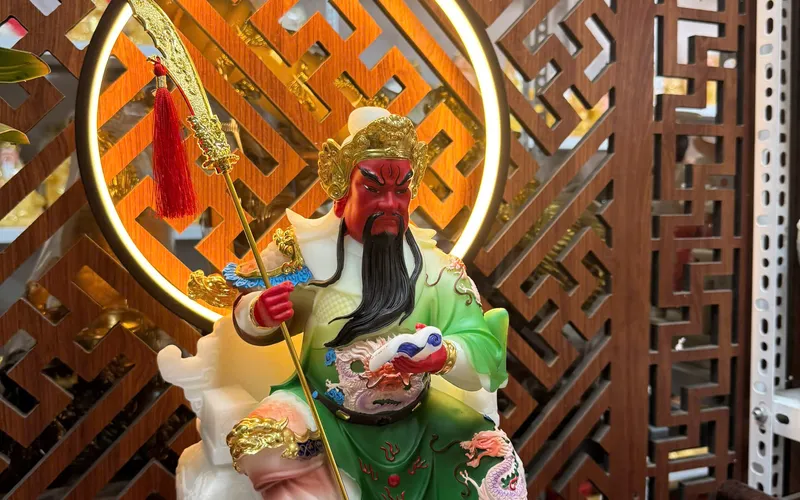 Quan Thánh Đế Quân áo vẽ