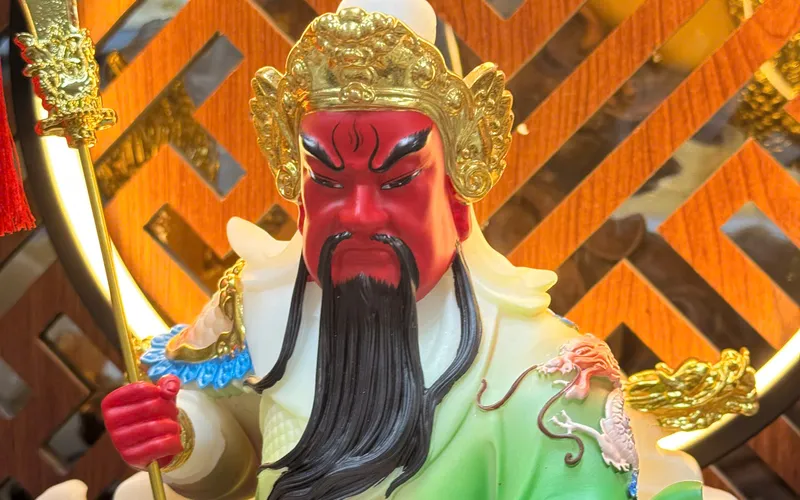 Quan Thánh Đế Quân áo vẽ